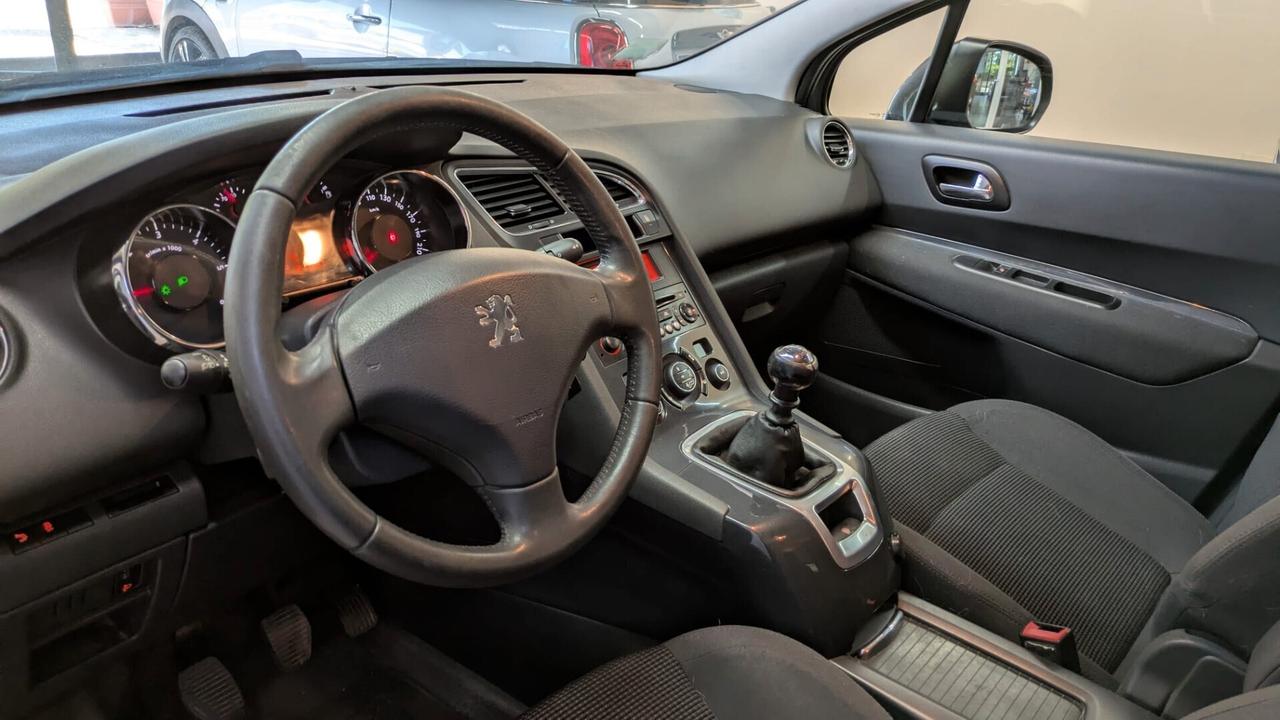 Peugeot 5008 1.6 HDi 115CV Business