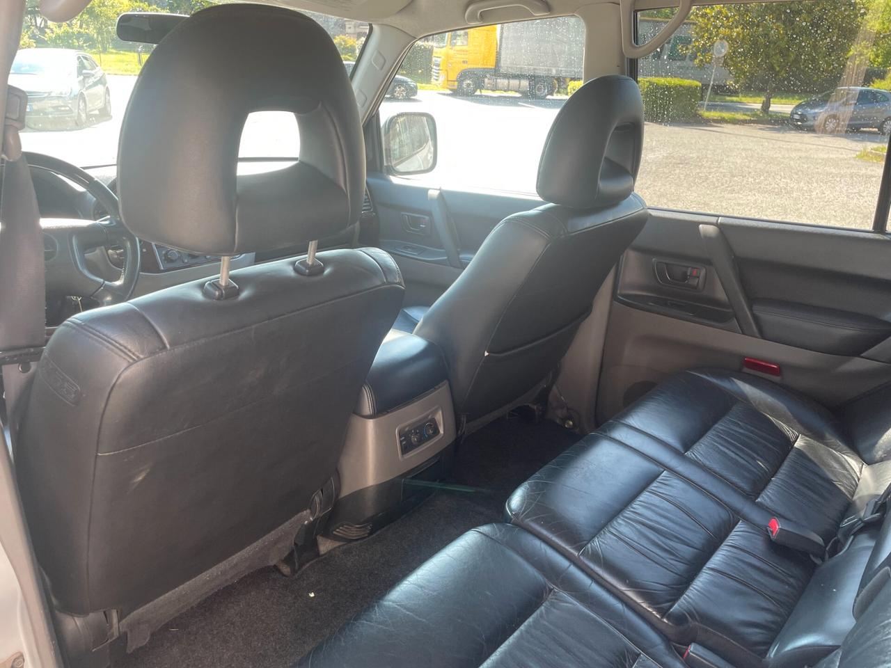 Mitsubishi Pajero III 3.2 16V DI-D 5p. GLX 7p.