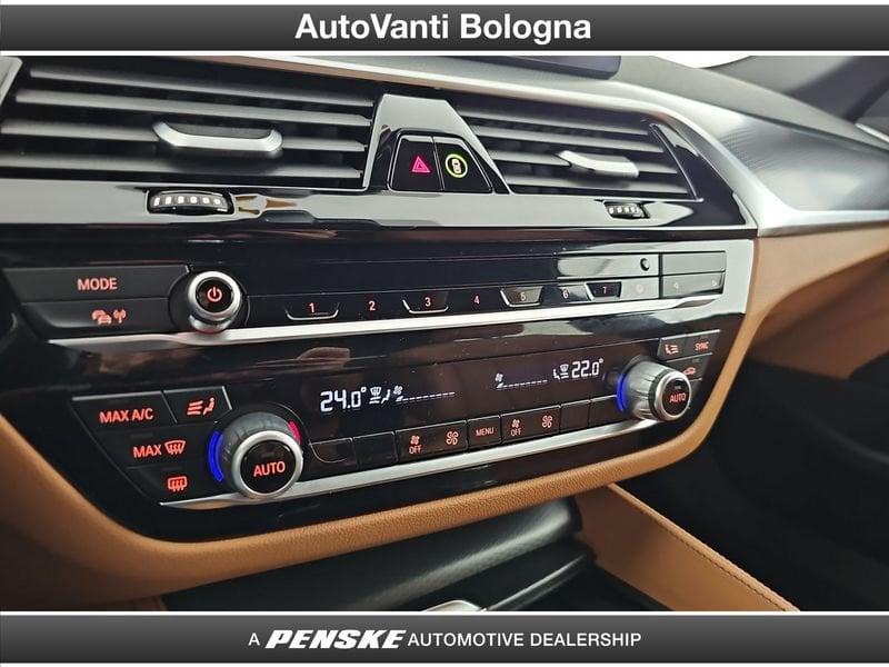 BMW Serie 5 530d Touring mhev 48V xdrive Msport auto