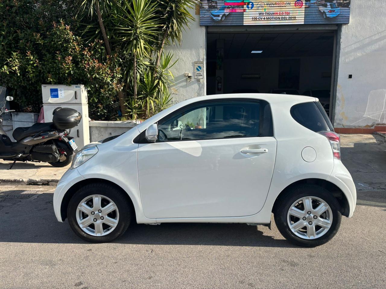 Toyota iQ 1.0