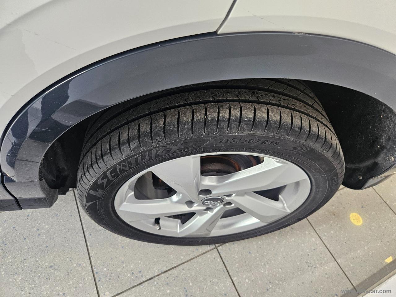 AUDI Q2 35 TDI quattro S tronic Business Adv.