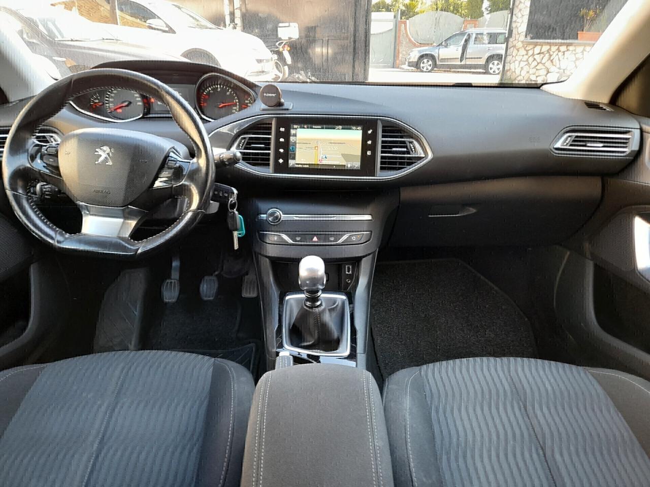 Peugeot 308 BlueHDi 120 S&S SW Allure