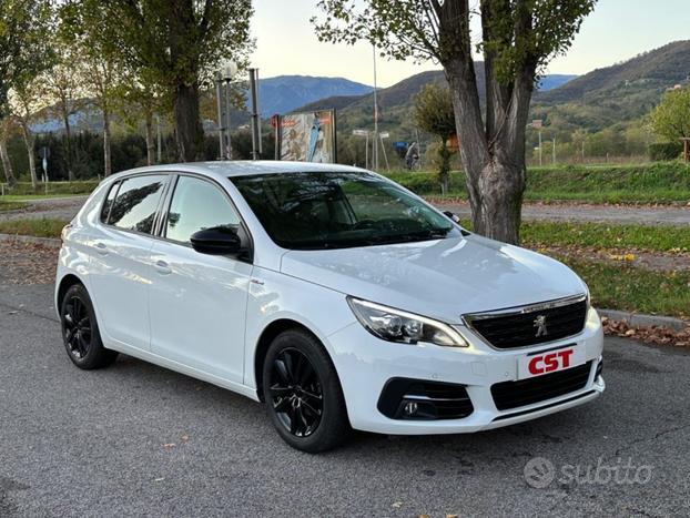 PEUGEOT 308 BlueHDi Berlina 5p GT-Line LED NAVI