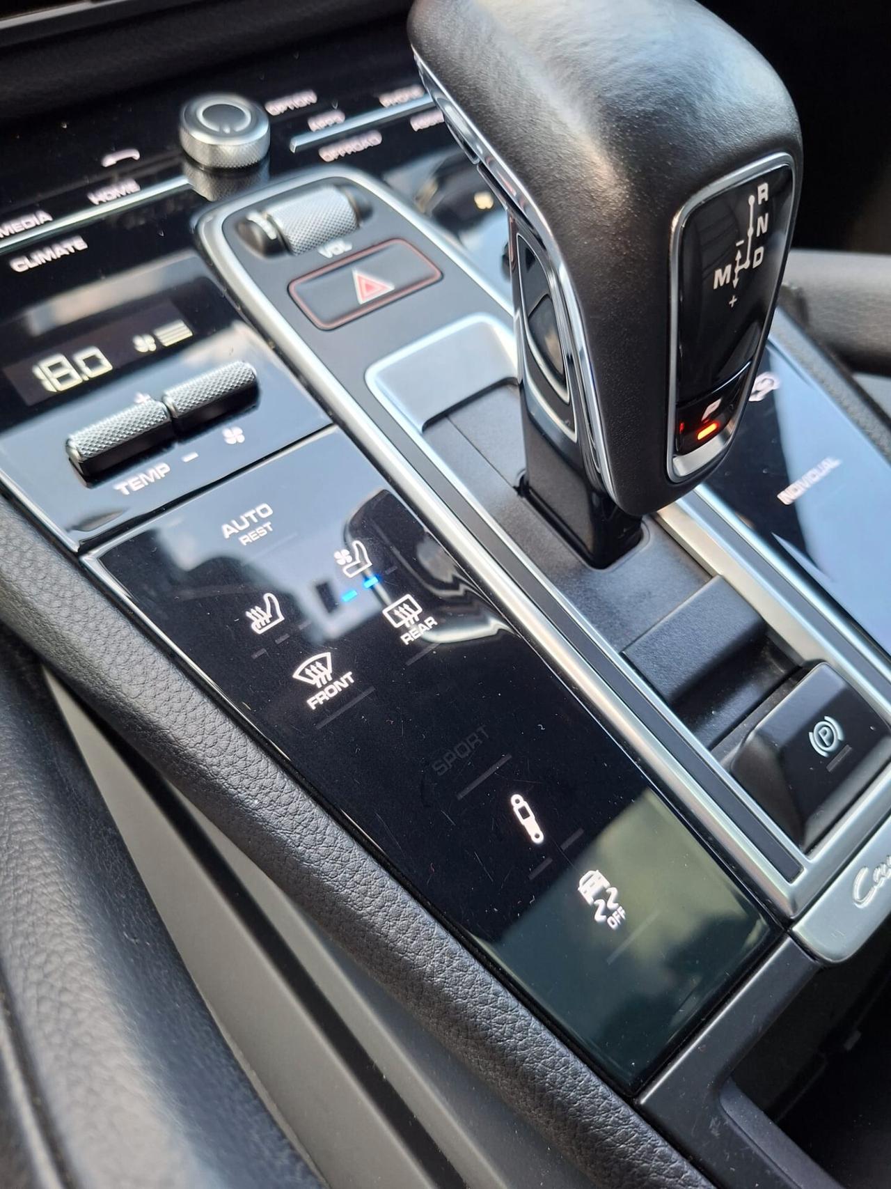 Porsche Cayenne 3.0 V6 E-Hybrid Platinum Edition