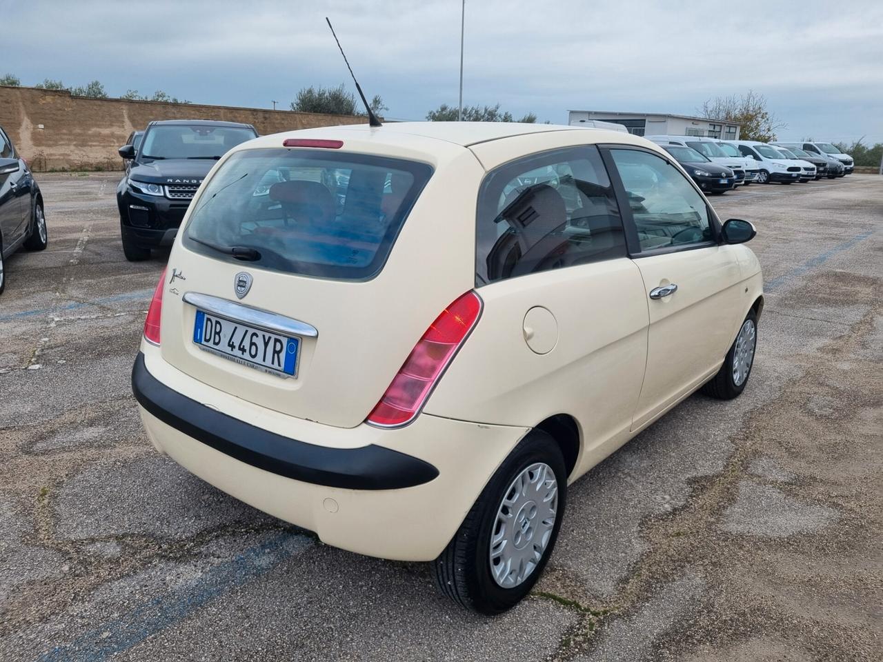 Lancia Ypsilon 1.2 16V Oro