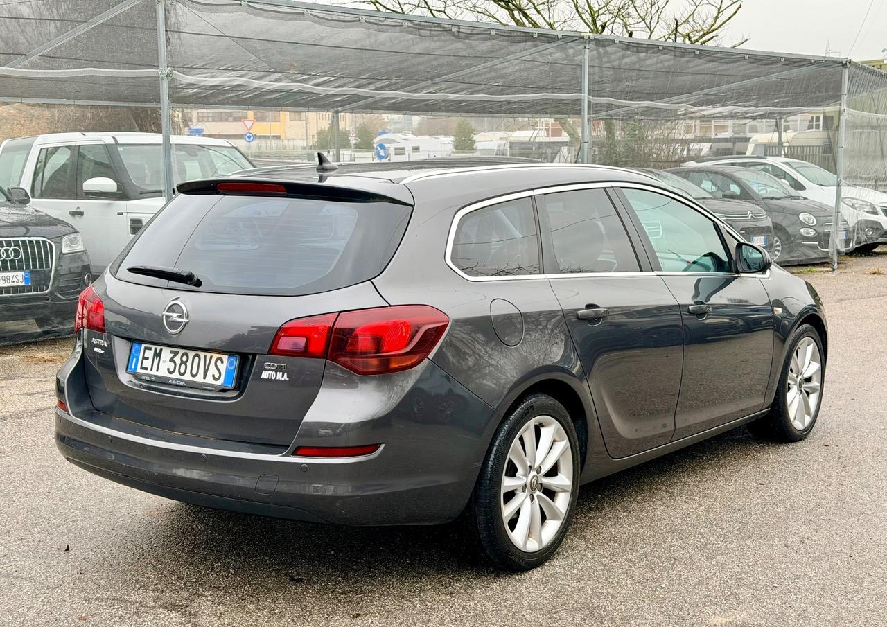 Opel Astra 2012 1.7 CDTI 125CV Sports Tourer Cosmo ! ! !