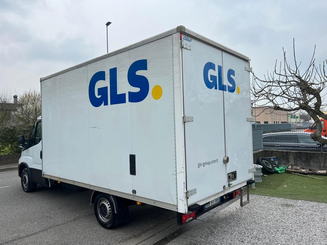 Iveco Daily 35S12 2.3 HPT PL Cabinato