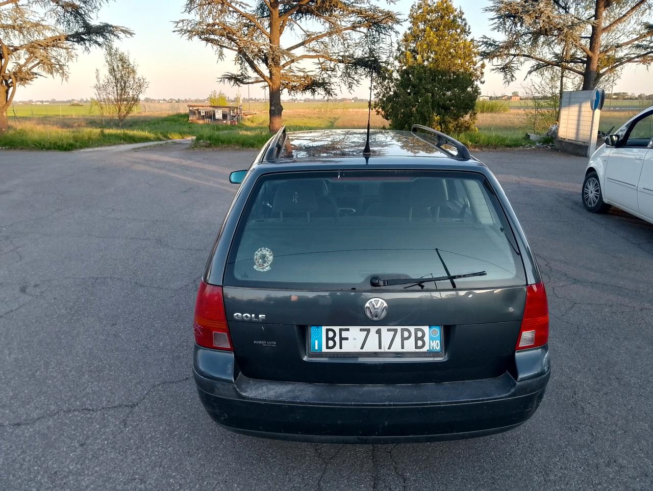 Volkswagen Golf station wagon 1.6 cc impianto GPL brc valido fino 2032 30.000 km