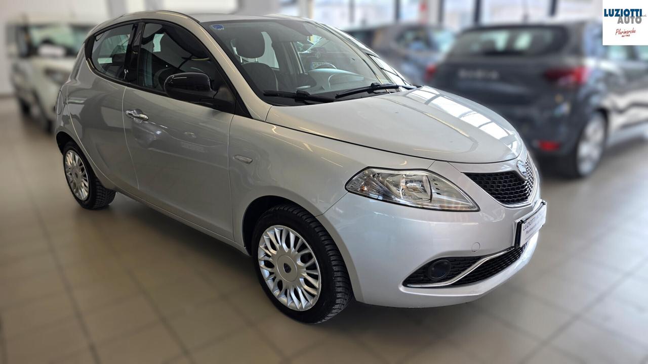 Lancia Ypsilon 1.2 69 CV 5 porte Gold