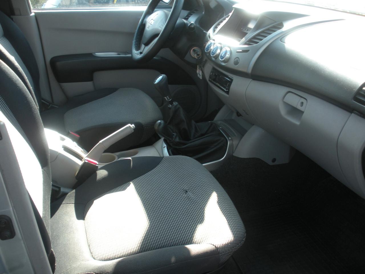 Mitsubishi L200 2.5 DI-D/136CV Double Cab Intense ''LINE''