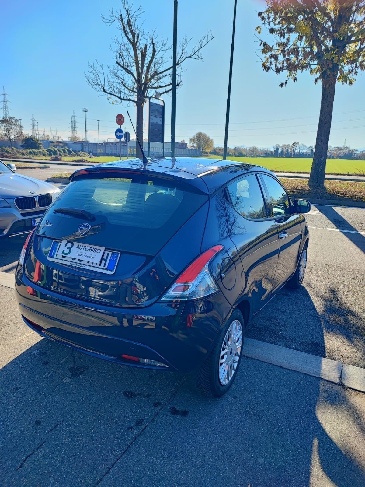 Lancia Ypsilon 1.2 69 CV 5 porte GPL Ecochic Platinum
