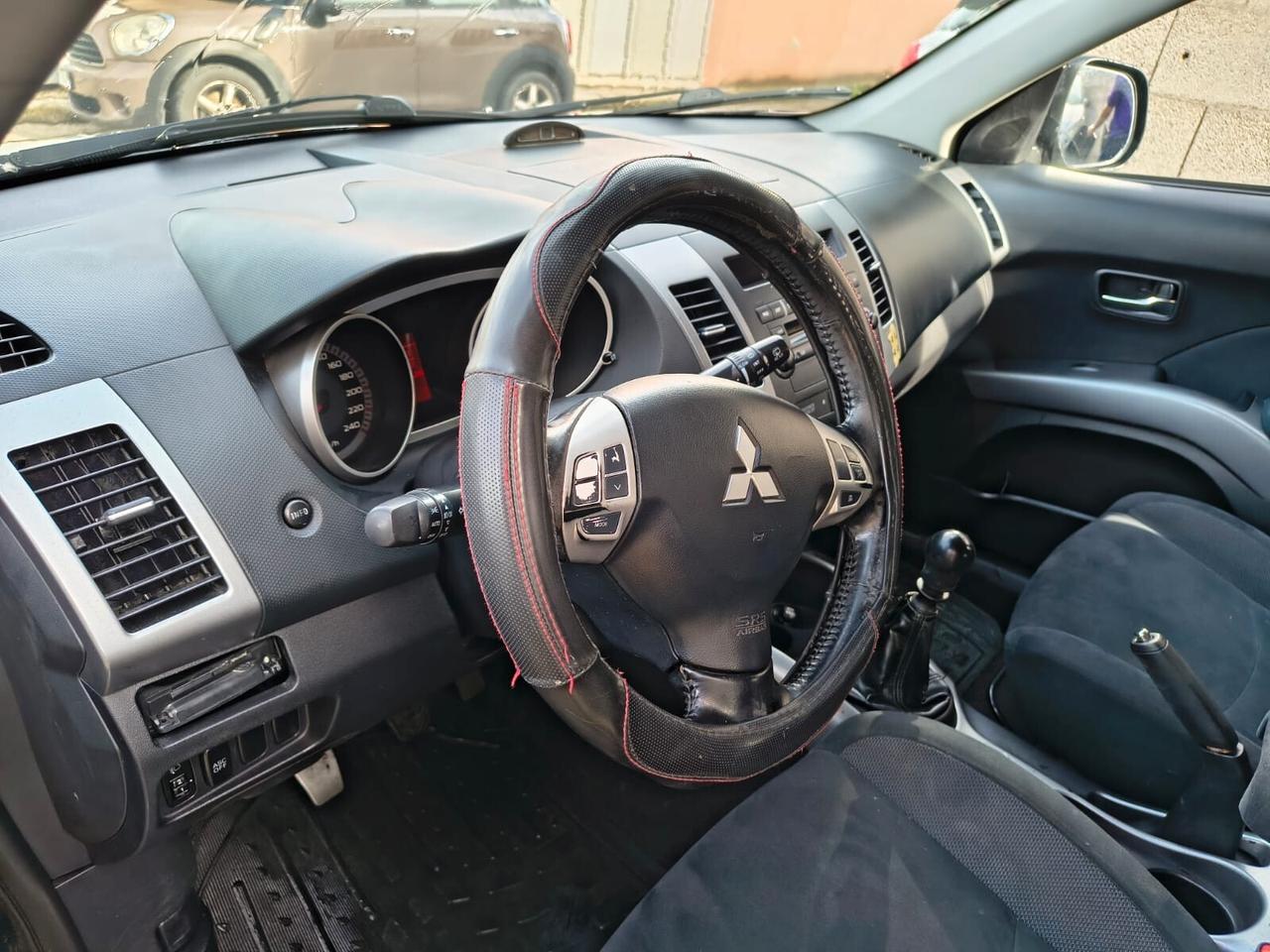 Mitsubishi Outlander 2.0 DI-D Invite DPF