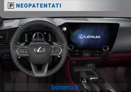 Lexus NX 2.5 Plug-in Luxury 4WD e-CVT