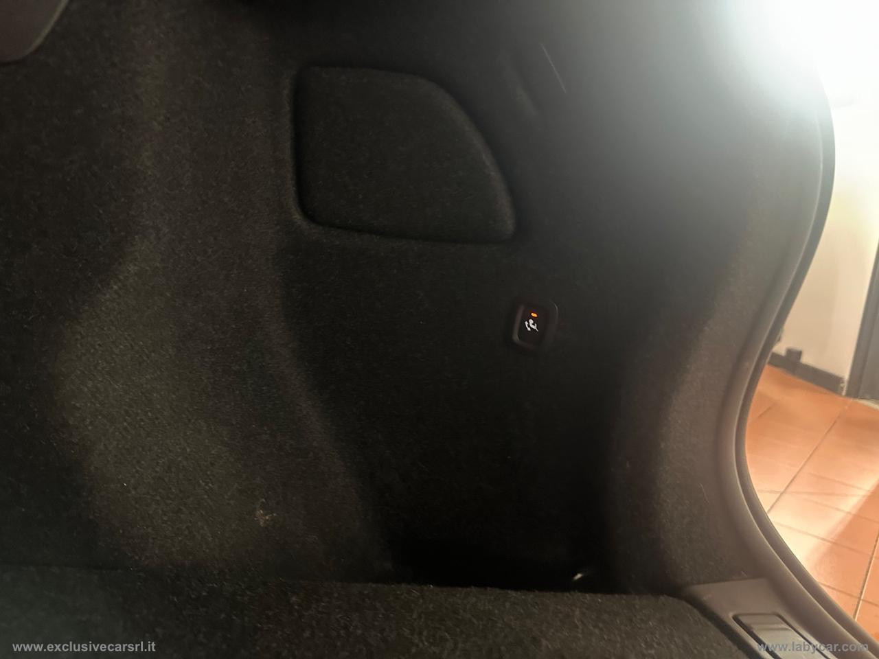 VOLVO XC40 D3 Business GANCIO TRAINO