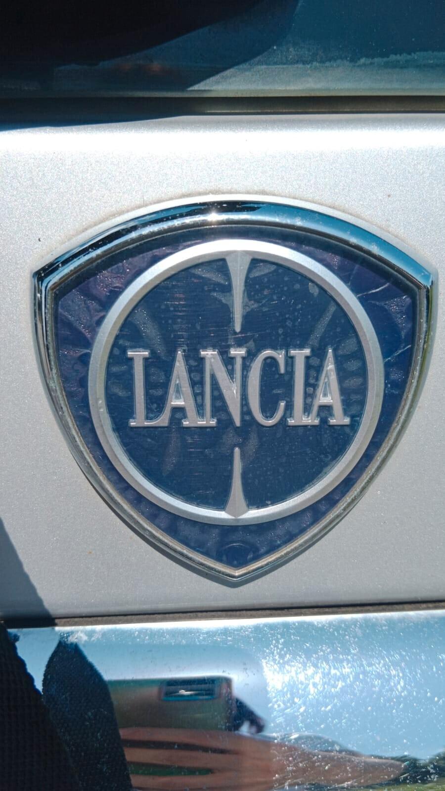 Lancia Ypsilon 1.4 16V MomoDesign