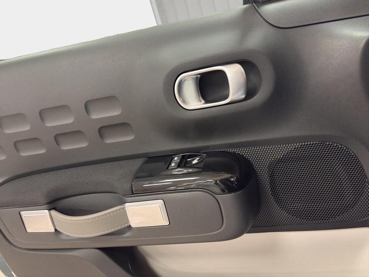 Citroen C3 1.2 puretech Shine Pack s&s 83cv