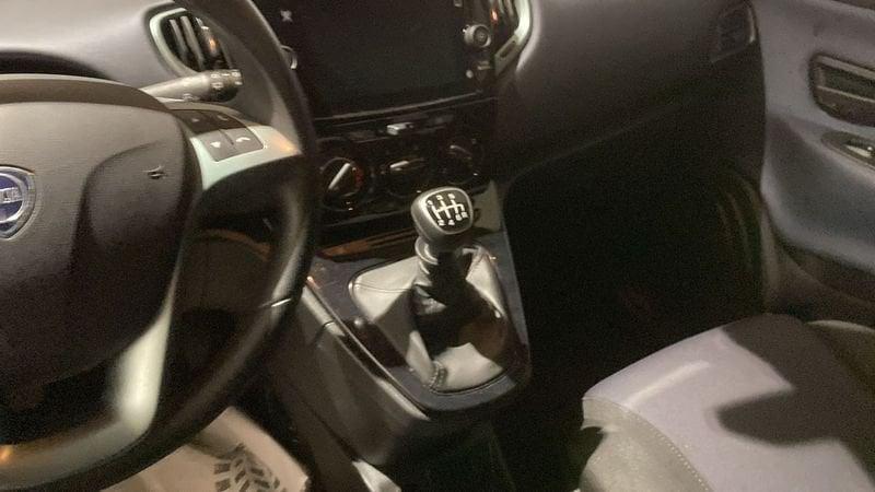 Lancia Ypsilon Ypsilon 1.0 FireFly 5 porte S&S Hybrid Platino