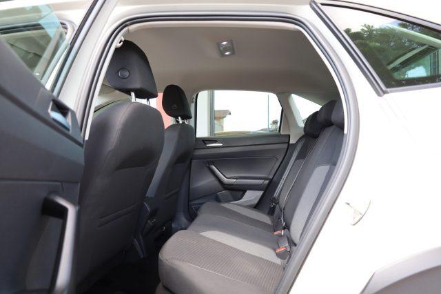 VOLKSWAGEN Taigo 1.0 TSI 110 CV DSG Automatica per NEOPATENTATI