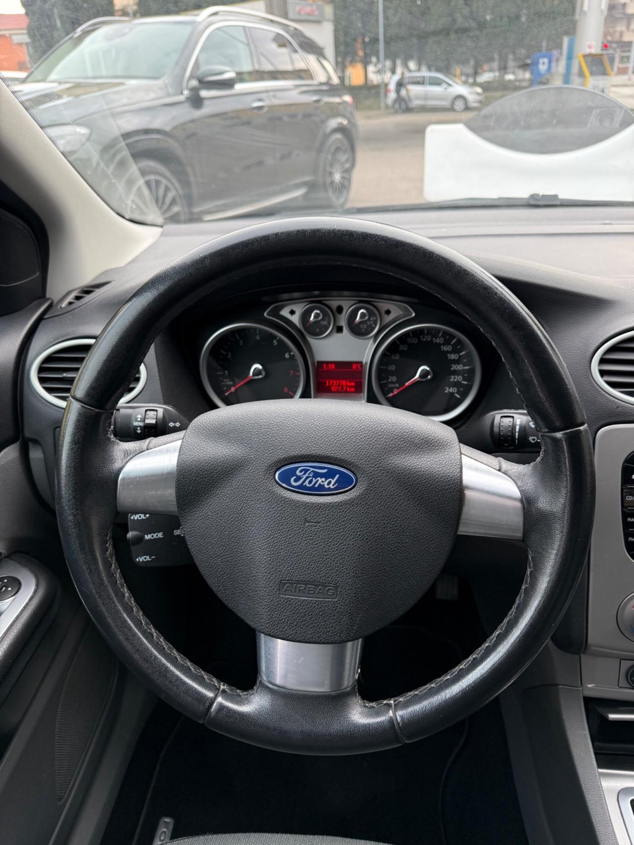 Ford Focus 1.6 (115CV) 5p. Bz.- GPL Titanium