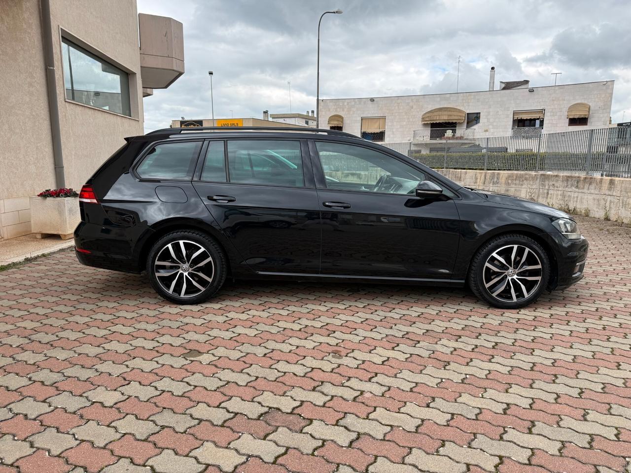 Volkswagen Golf Variant 1.6 TDI 115 CV DSG Executive BlueMotion Tech. CarPlay