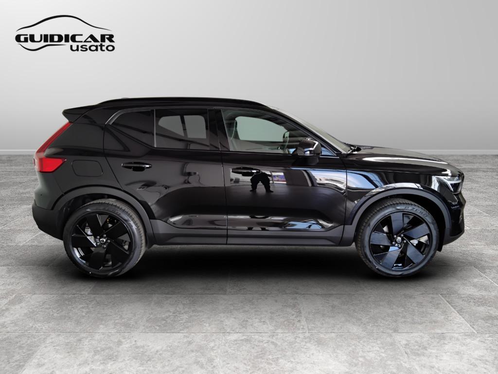 VOLVO XC40 2023 - XC40 2.0 b3 Plus Black Edition auto