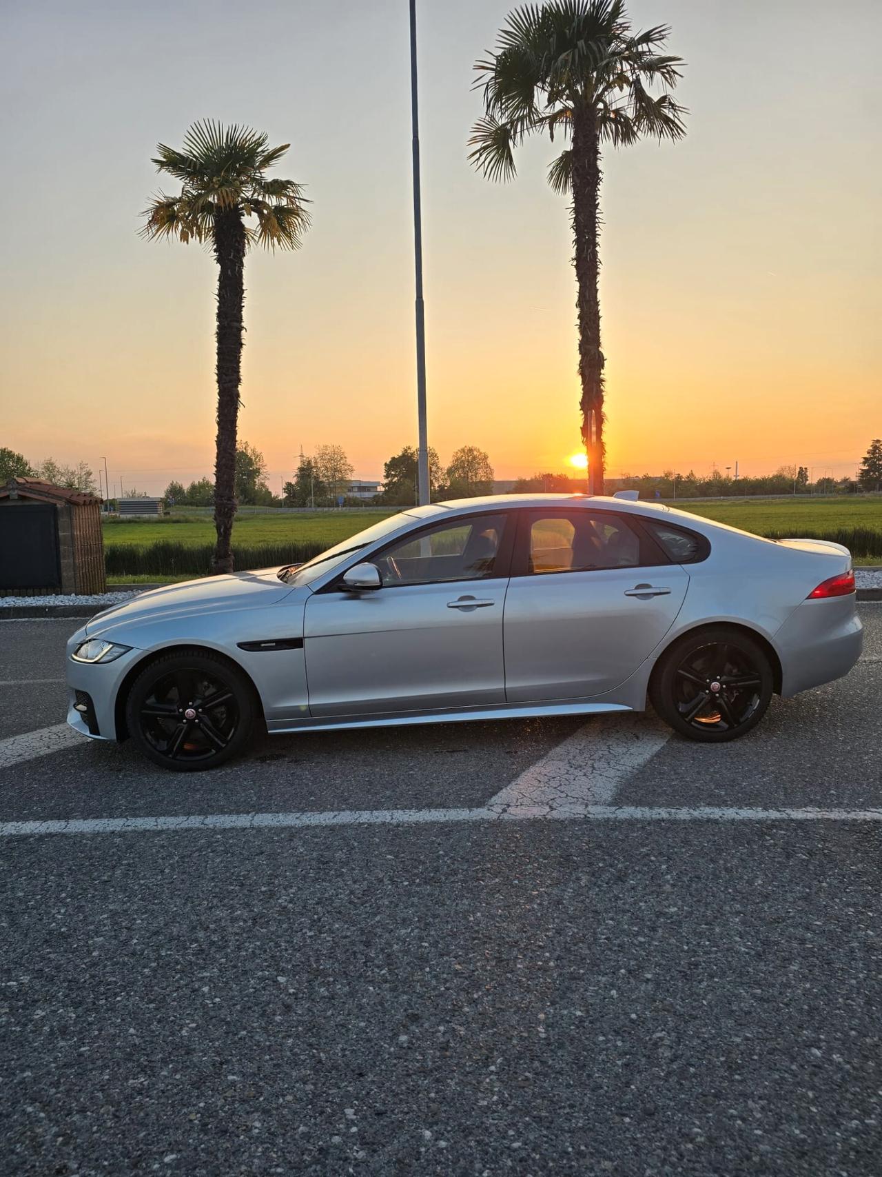 Jaguar XF 2.0 D 240 CV AWD aut. R-Sport