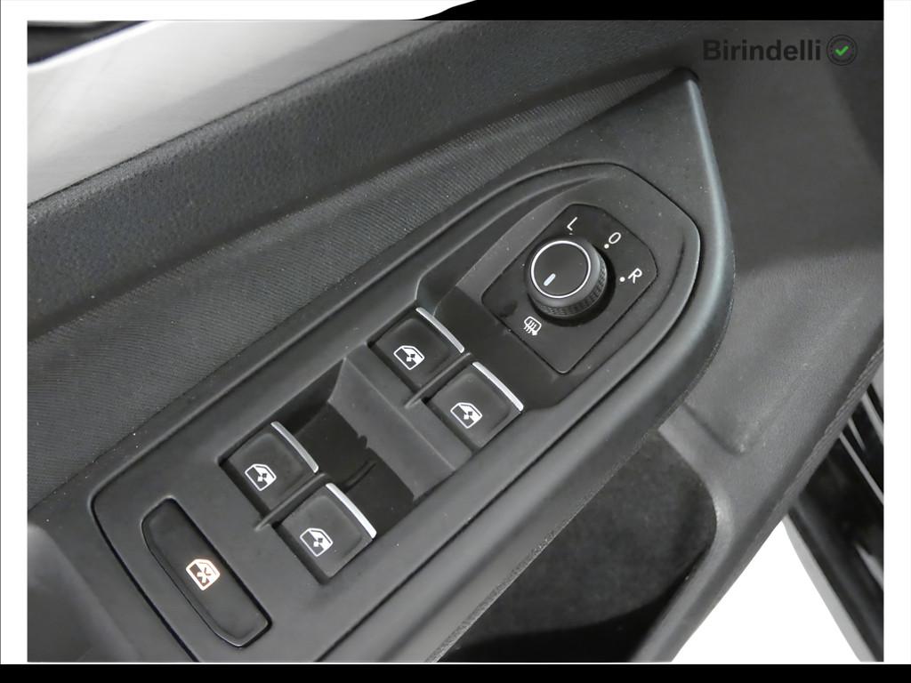 VOLKSWAGEN Golf 8ª serie - Golf 2.0 TDI 150 CV DSG SCR Life