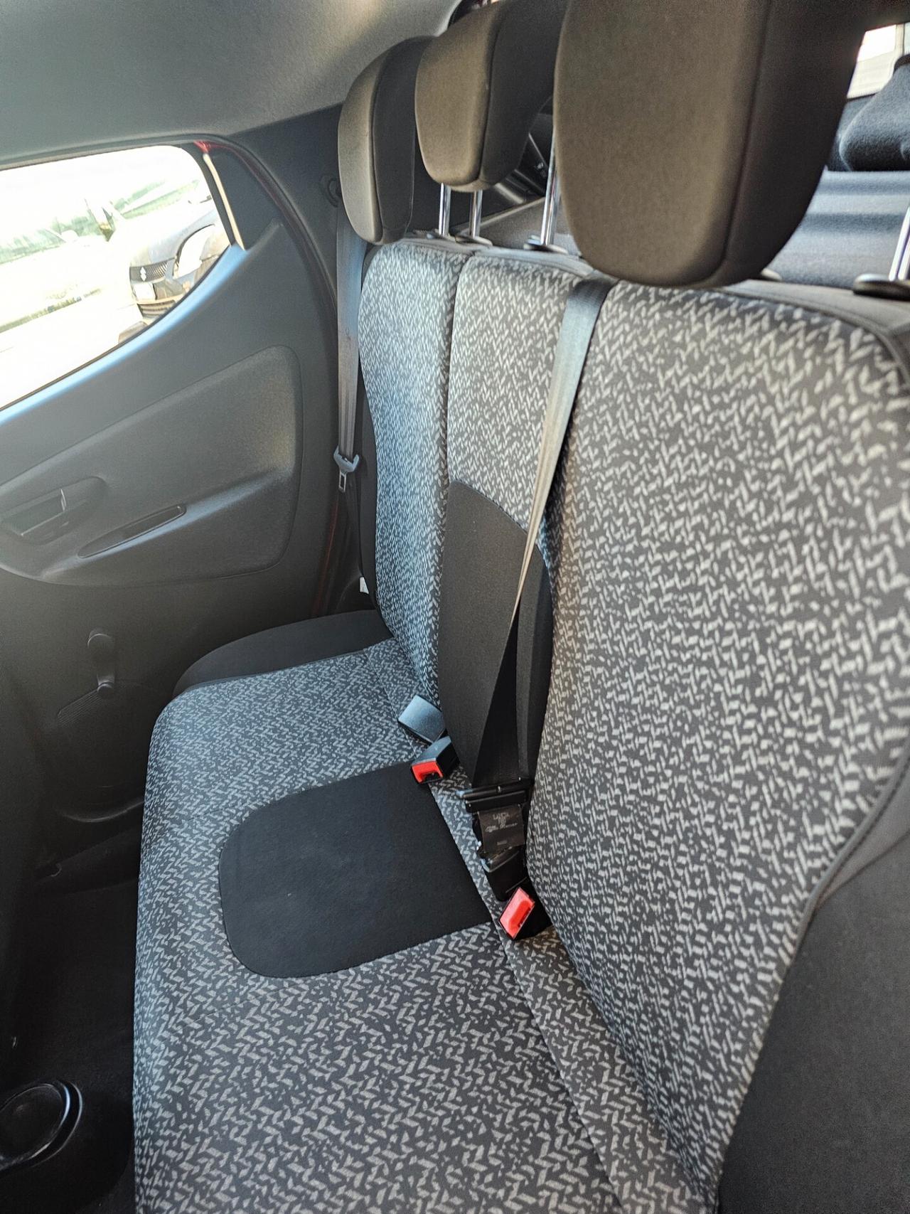 Lancia Ypsilon 1.0 FireFly S&S Hybrid/GPL Ecochic Silver