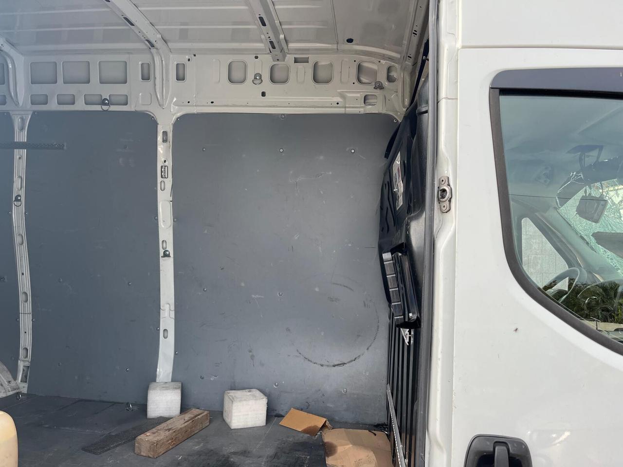 Iveco Daily 35S12V 2.3 HPT PM-TN Furgone