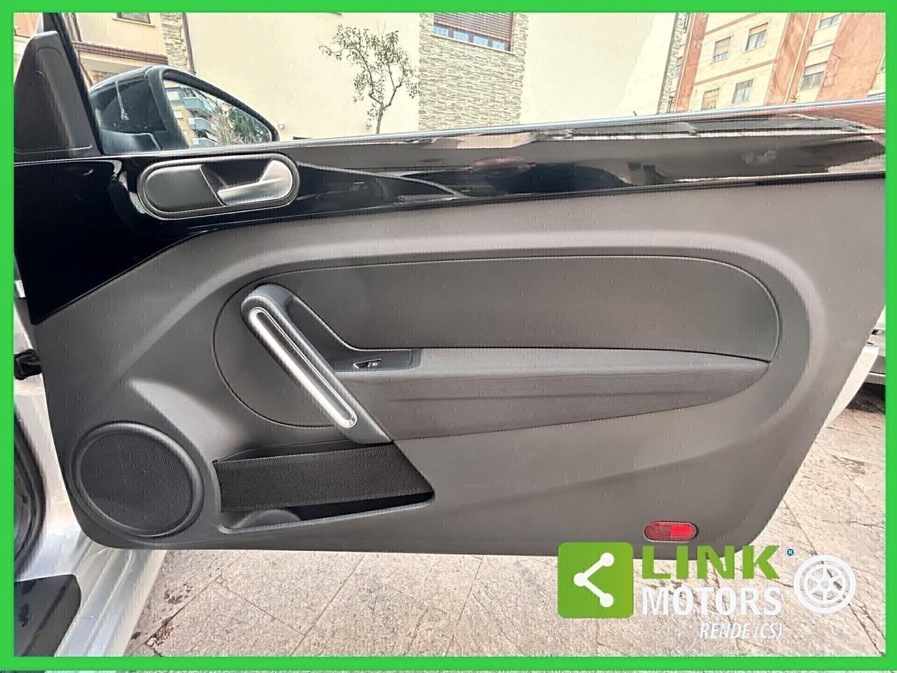 Volkswagen Maggiolino 2.0 TDI DSG Sport 07/2012