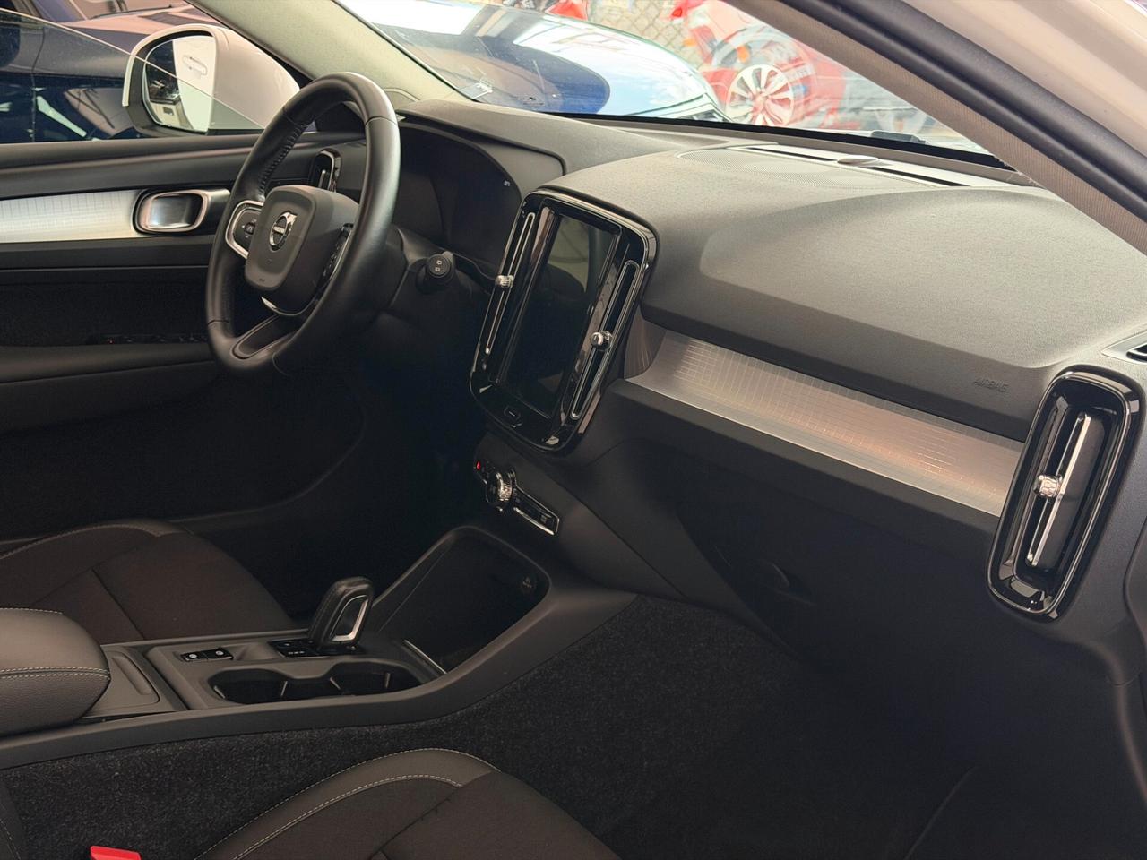 Volvo XC40 2.0cc 190Cv Automatica-Retrocamera
