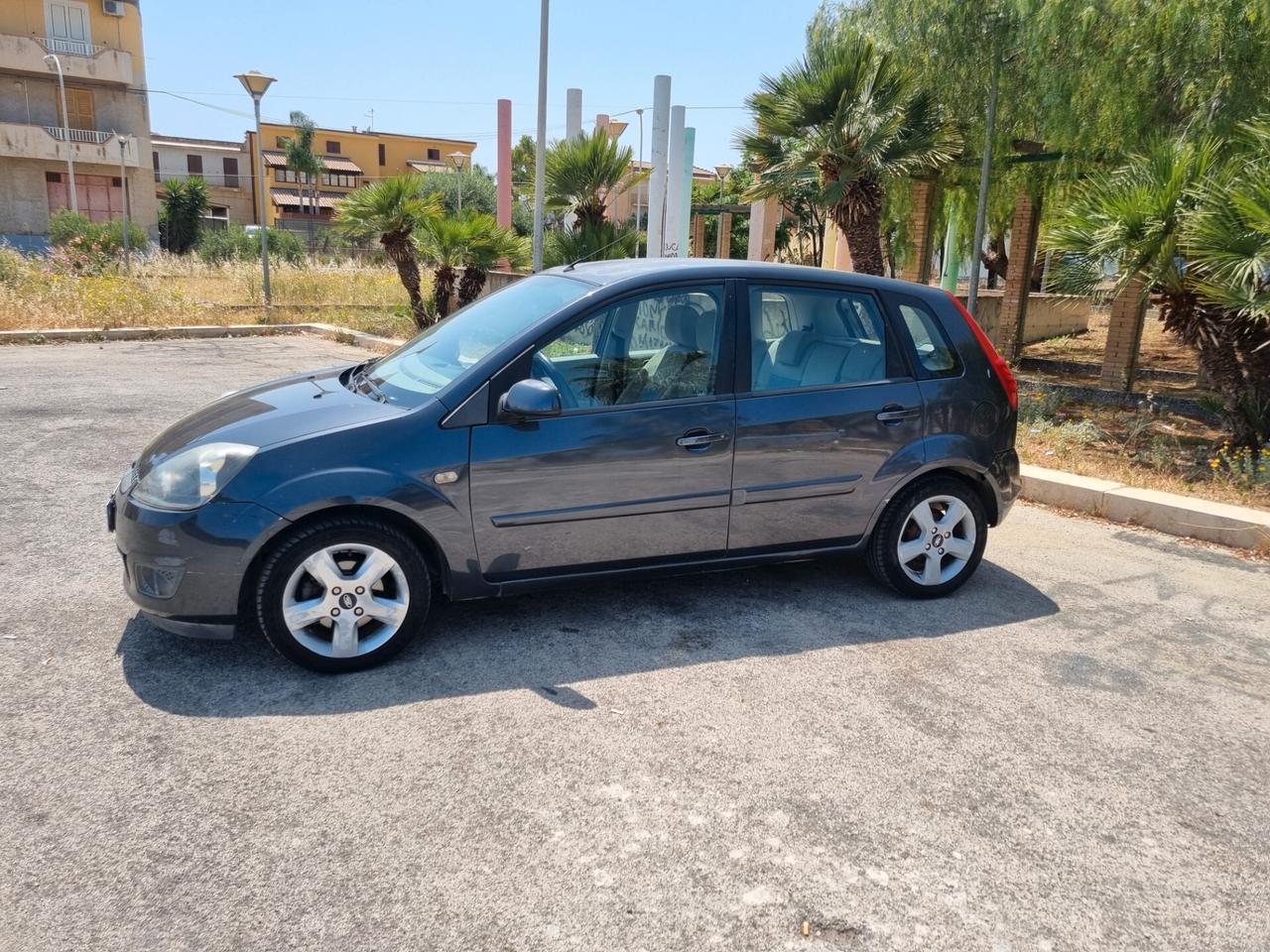 Ford Fiesta 1.4 TDCi 5p. Ghia