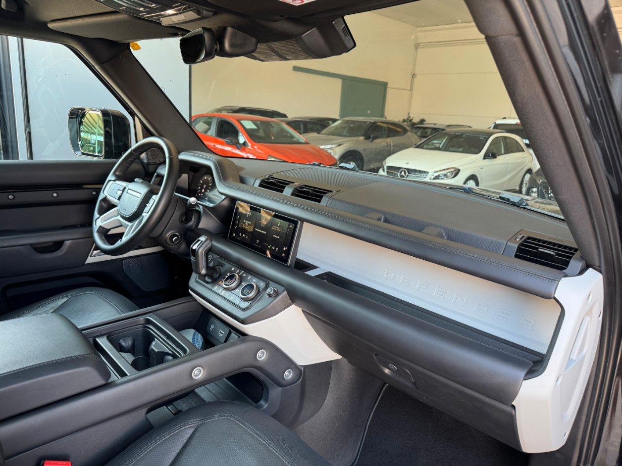 Land Rover Defender 110 3.0d i6 mhev X-Dynamic SE awd 300cv auto