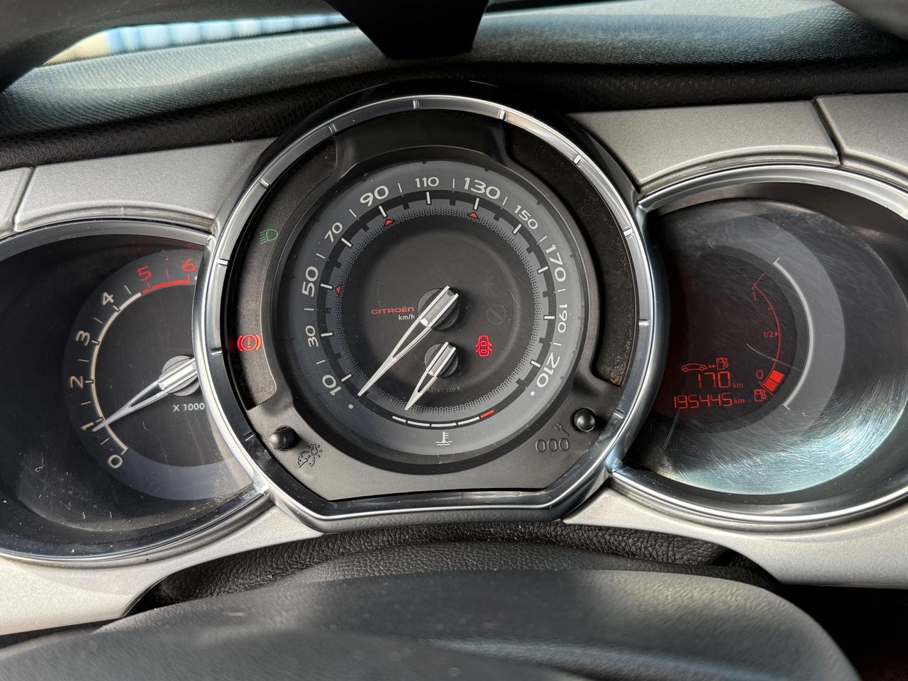 Ds DS3 3 1.4 HDi 70 Just Black