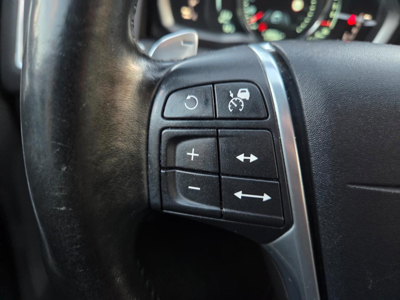 Volvo XC 60 XC60 D4 181cv Geartronic Momentum