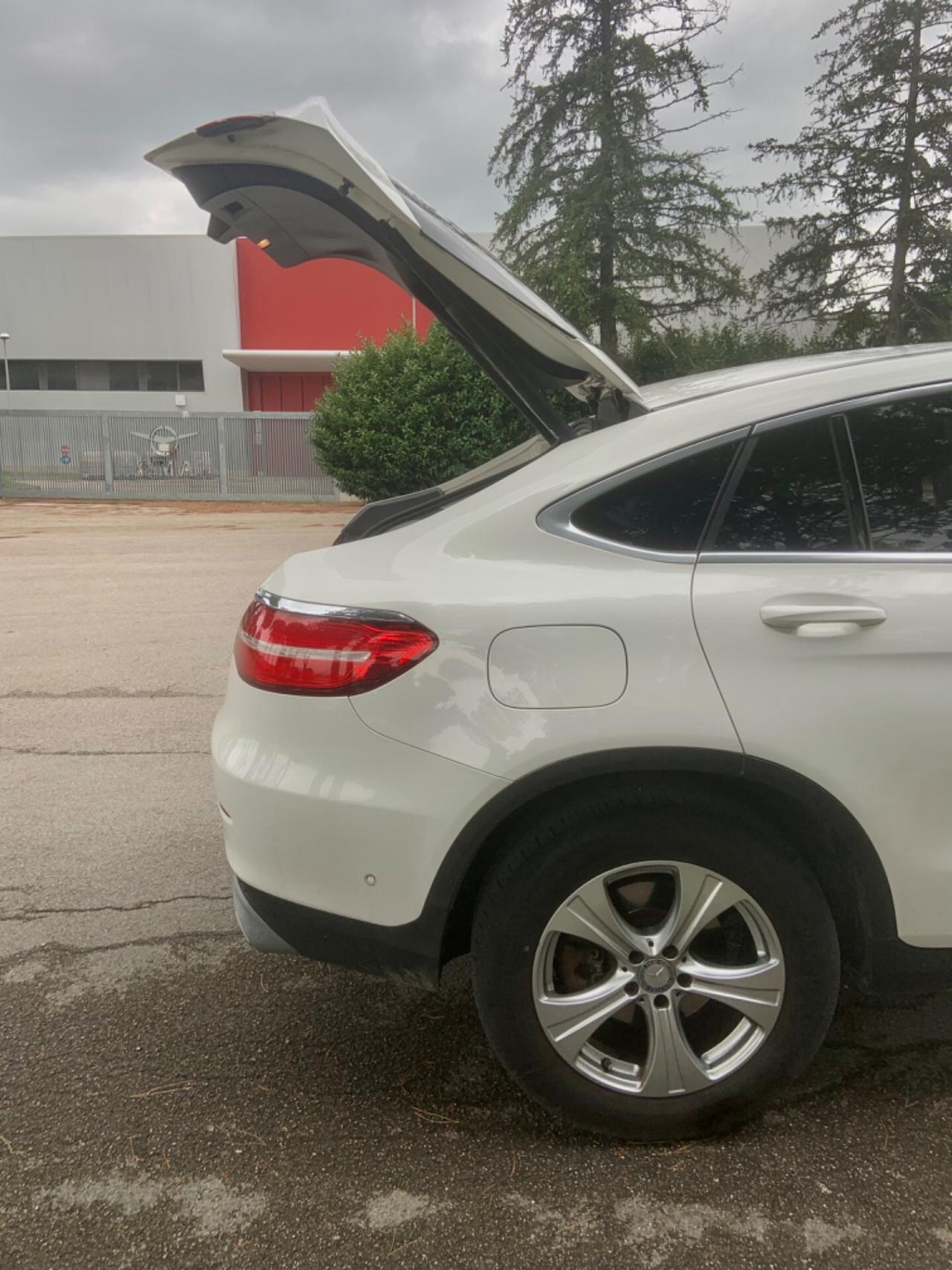 Mercedes GLC COME NUOVA solo 76000 book service