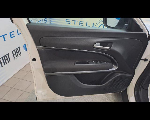 FIAT 600 1.2 hybrid 145cv auto