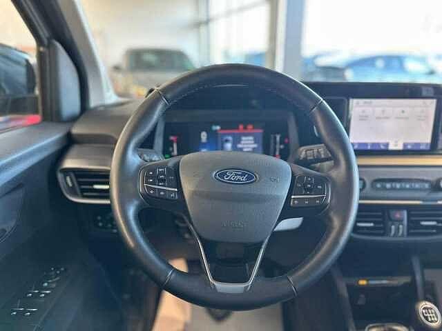 Ford Tourneo Courier 1.0 EcoBoost Titanium