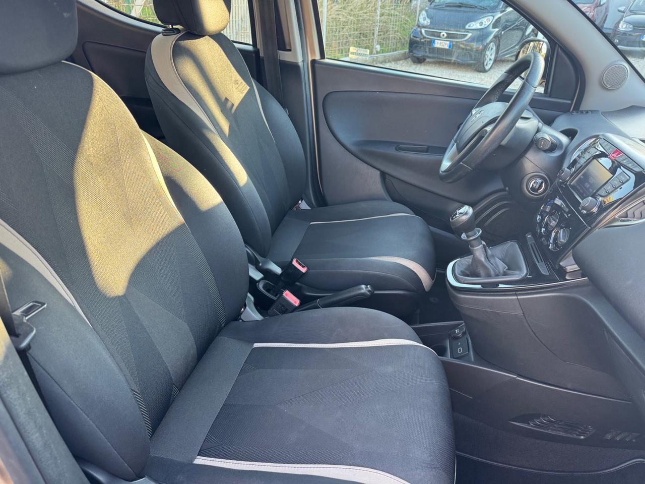 Lancia Ypsilon 1.2 69 CV 5 porte GPL Ecochic Gold NEOPATENTATI