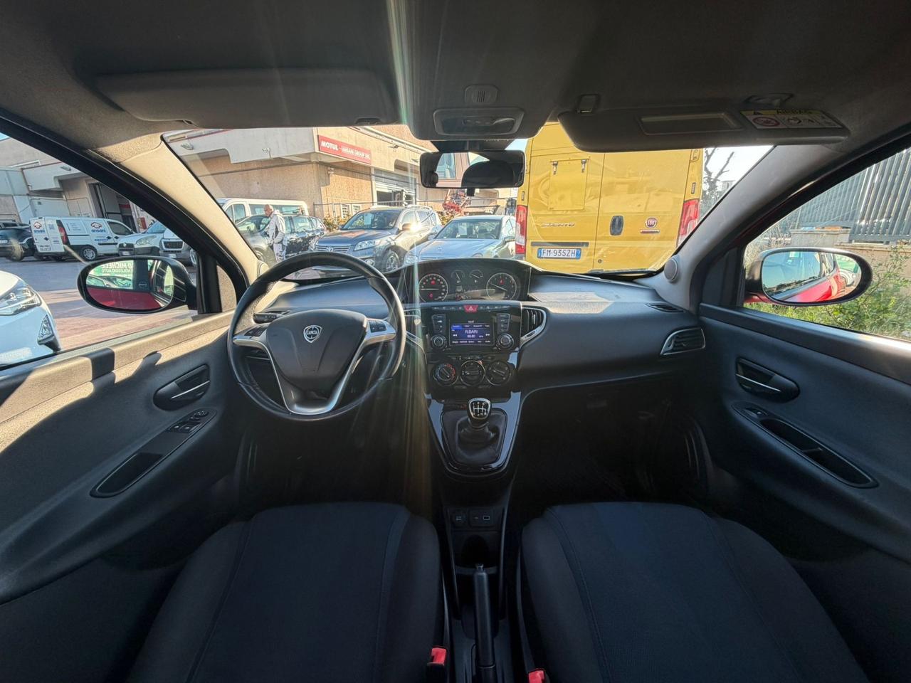 Lancia Ypsilon 1.0 FireFly 5 porte S&S Hybrid Ecochic Gold