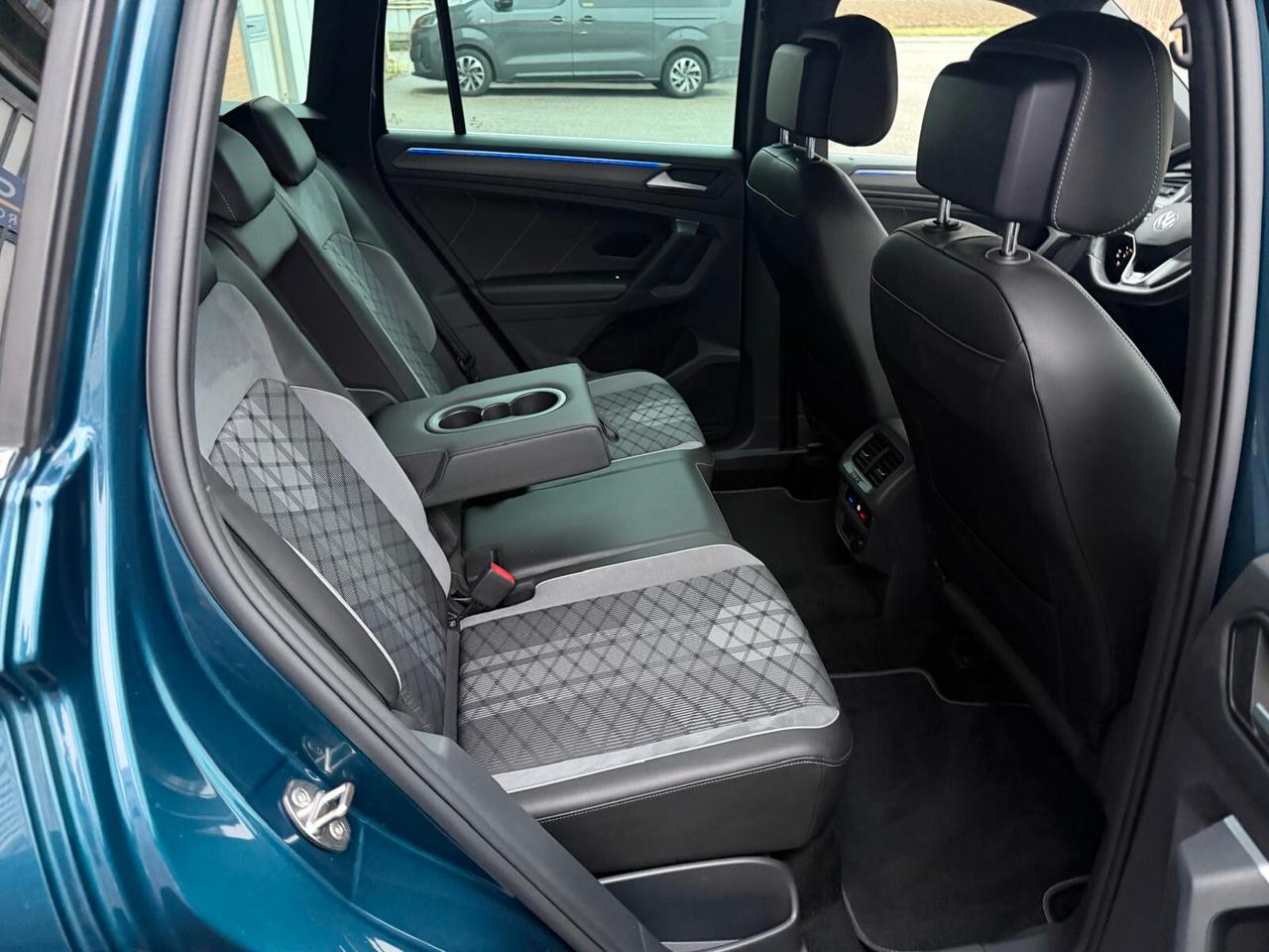 Volkswagen Tiguan 2.0 TDI 150 CV SCR DSG R-Line