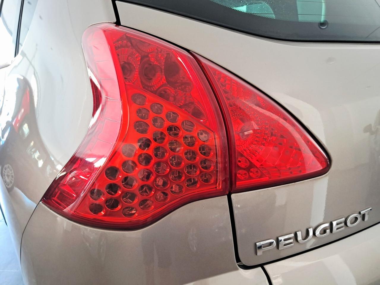 Peugeot 3008 1.6 HDi 115CV Business