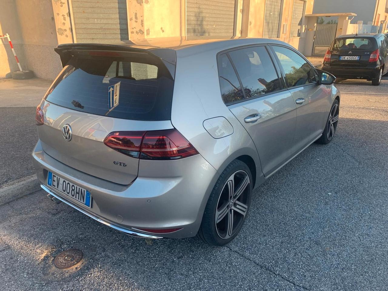 Volkswagen Golf 2.0 TDI DSG 5p. GTD