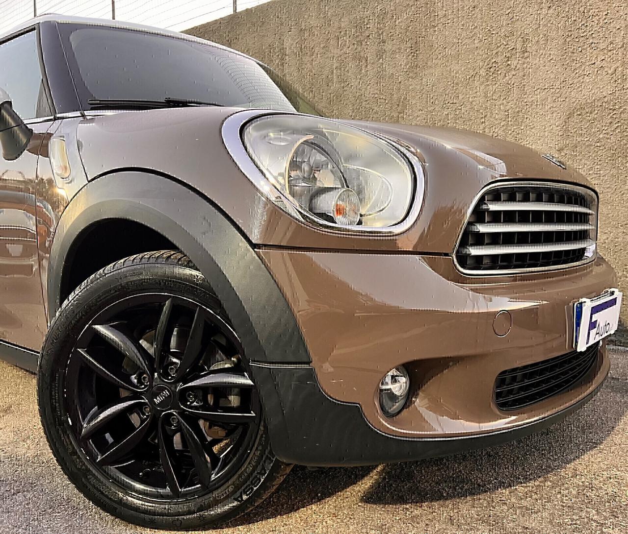 Mini Cooper D Countryman 1.6 ,cerchi in lega ,clima,ecc.