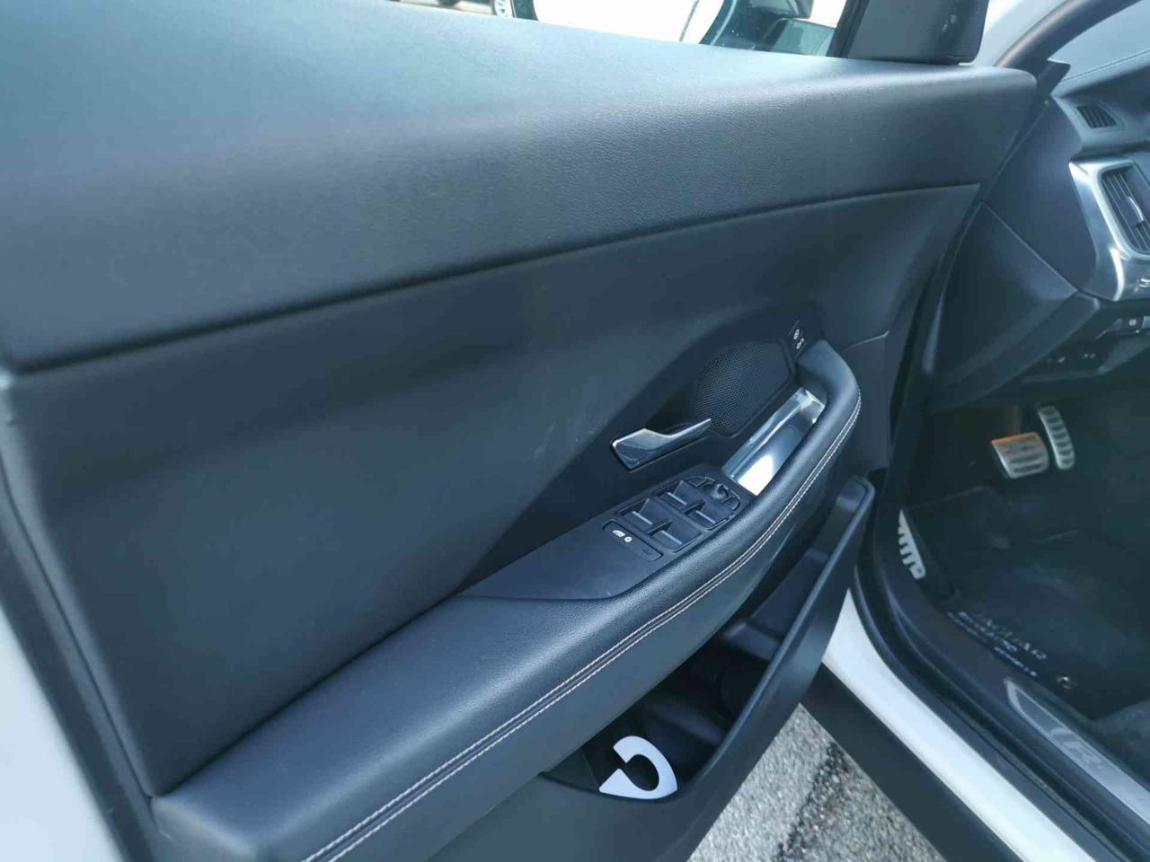 JAGUAR E-Pace (X540) E-Pace 2.0D 150 CV A...