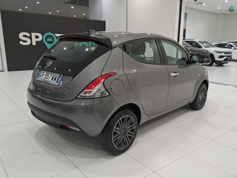 Lancia Ypsilon 1.0 FireFly 70cv Hybrid Oro