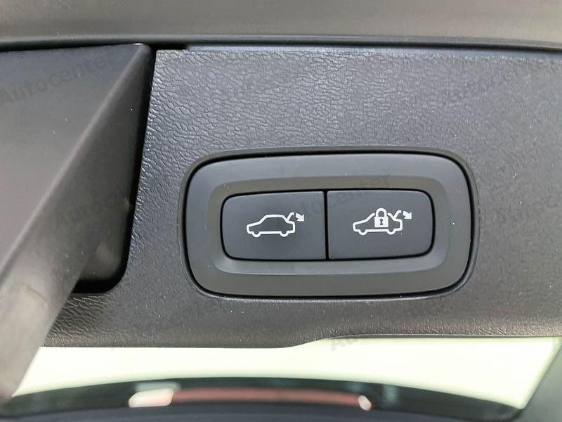 Volvo XC60 B4 (d) 197CV AWD AUT R DESIGN