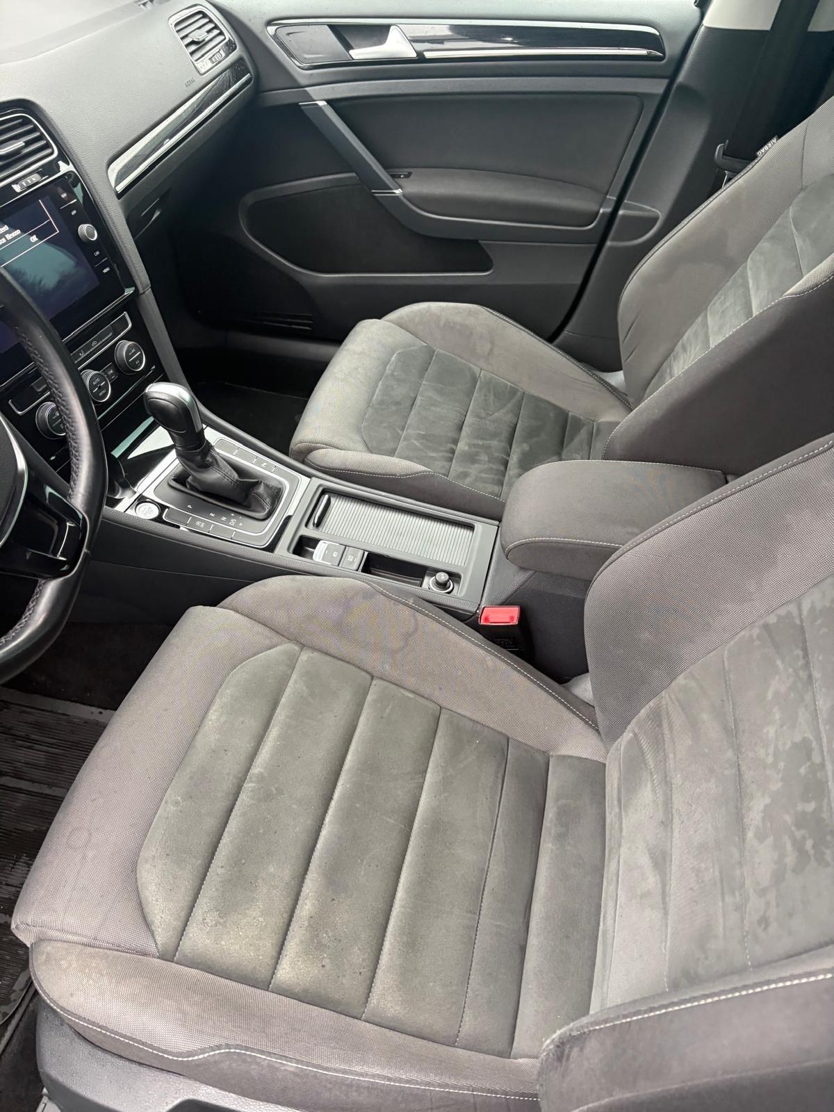 Volkswagen Golf 1.5 TGI DSG