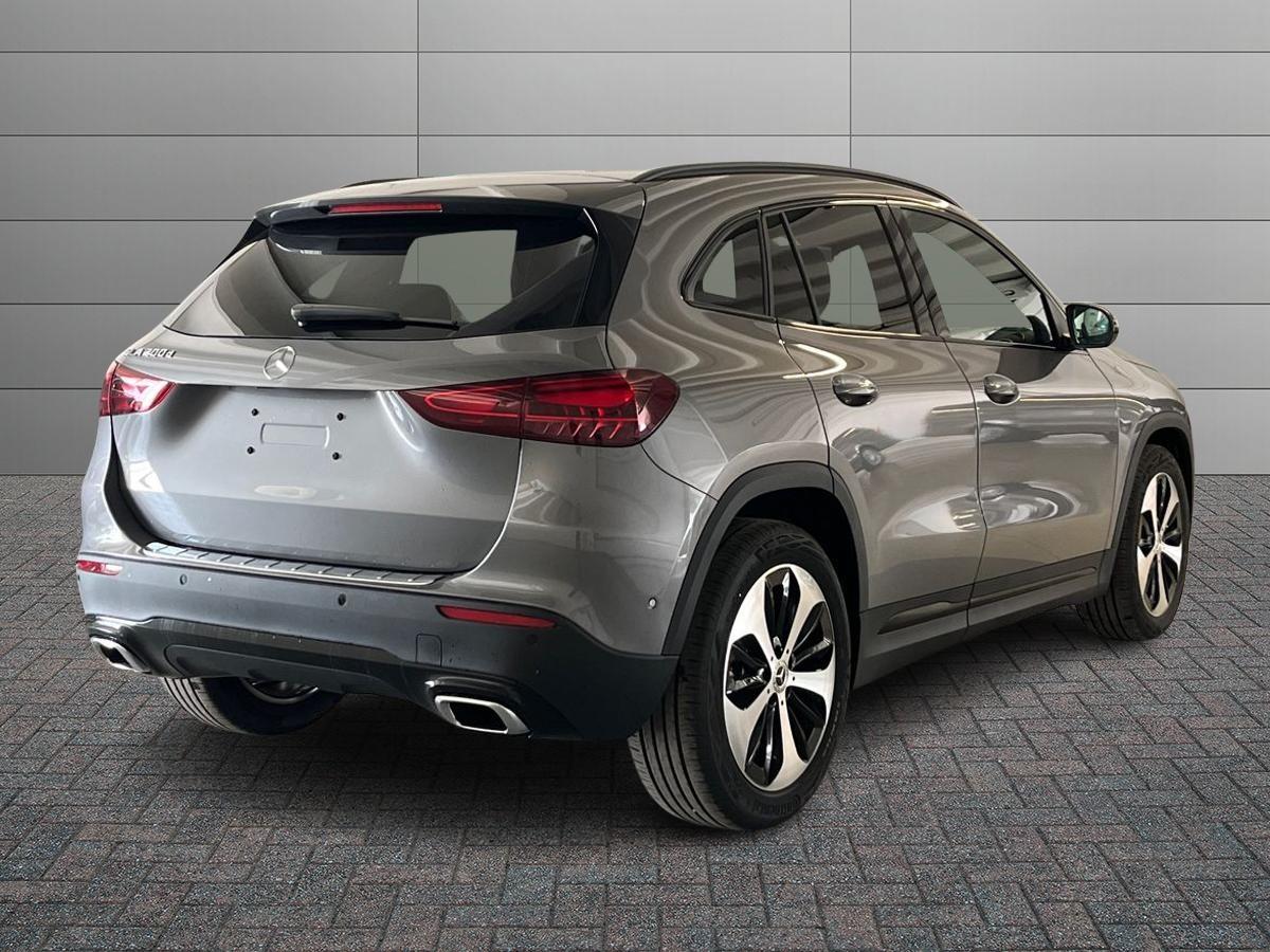 Mercedes-Benz GLA 200 d automatic