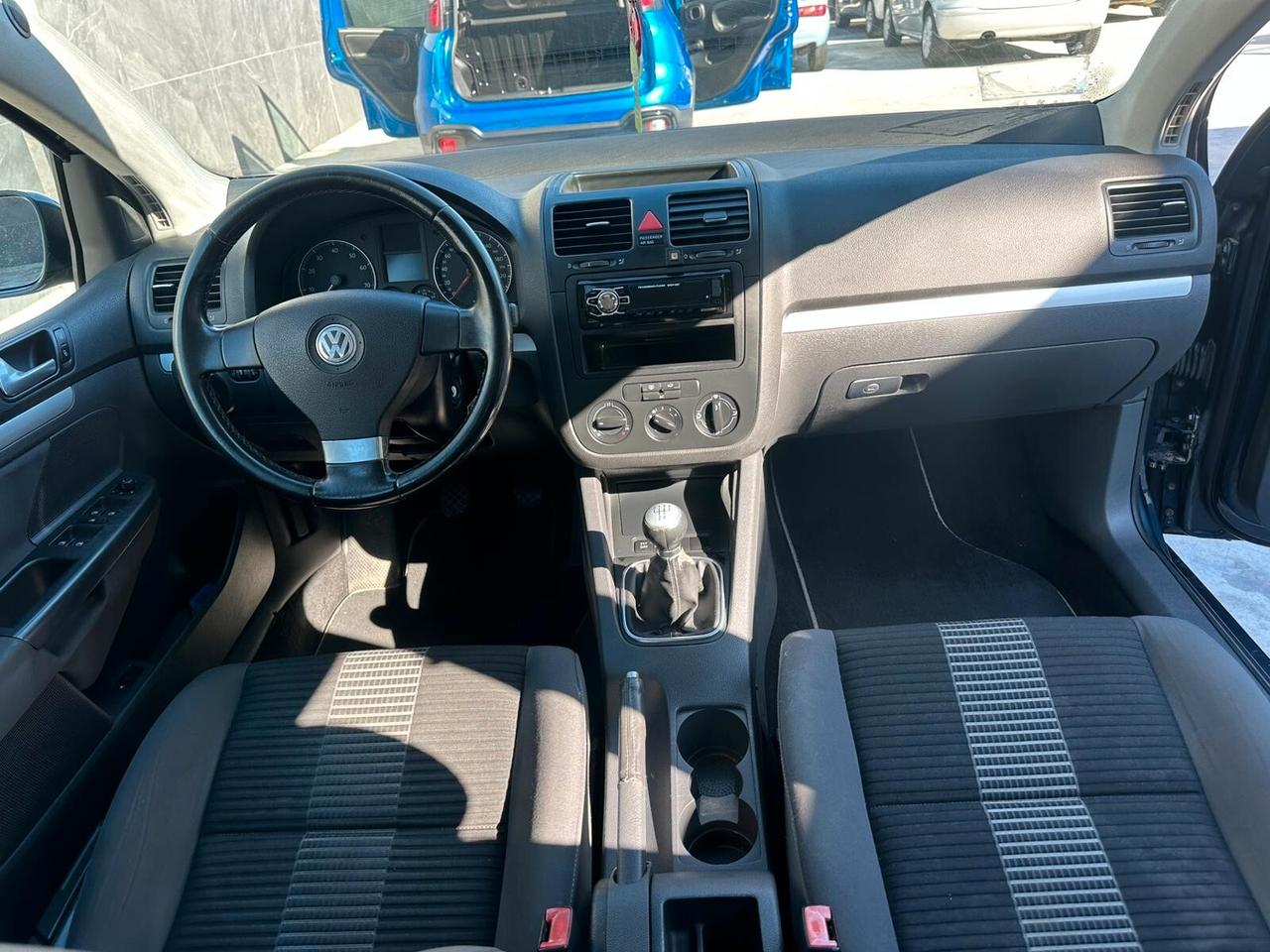 Volkswagen Golf 1.6 benz\ gpl 5p. Comftline